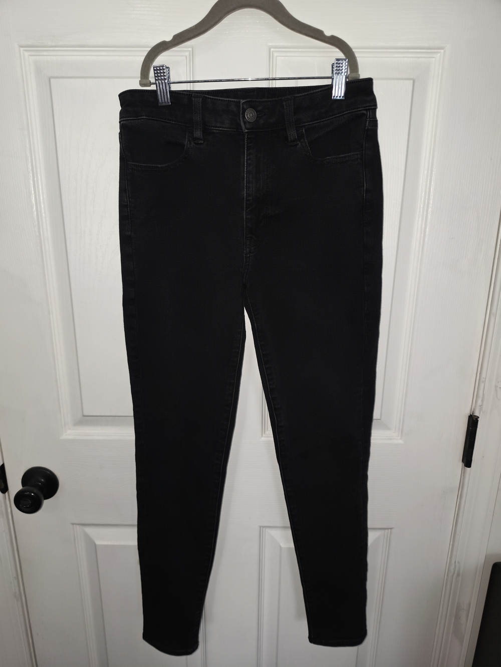 American Eagle Women’s Black High-Rise Skinny Jeans